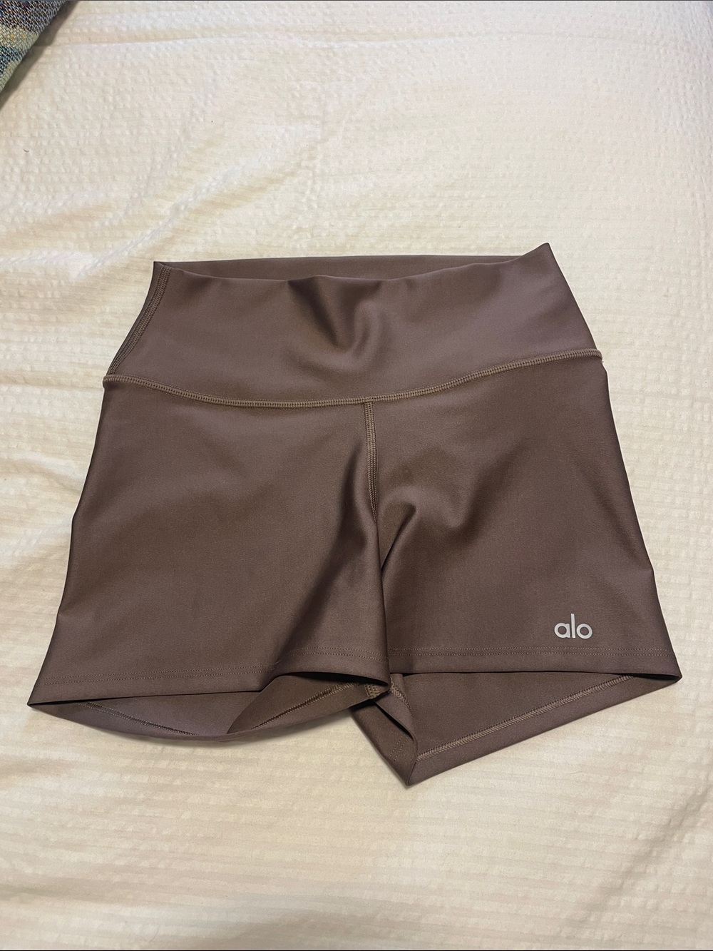 ALO Yoga Brown Active Bra & High-Waist Shorts Set - Picture 4 of 4